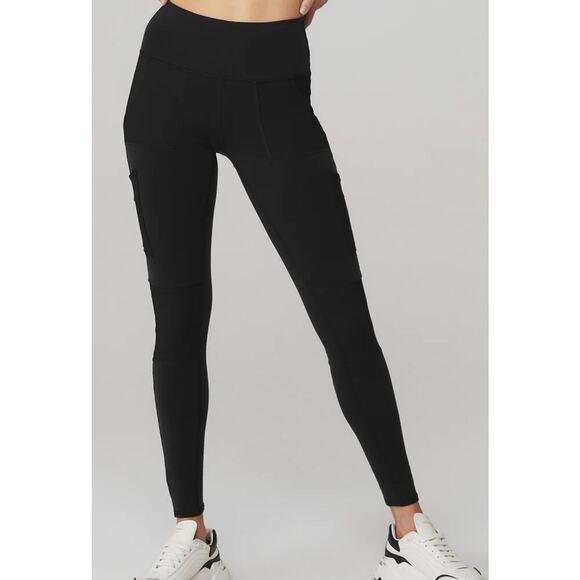 Alo High-Waist Cargo Legging - Picture 1 of 11